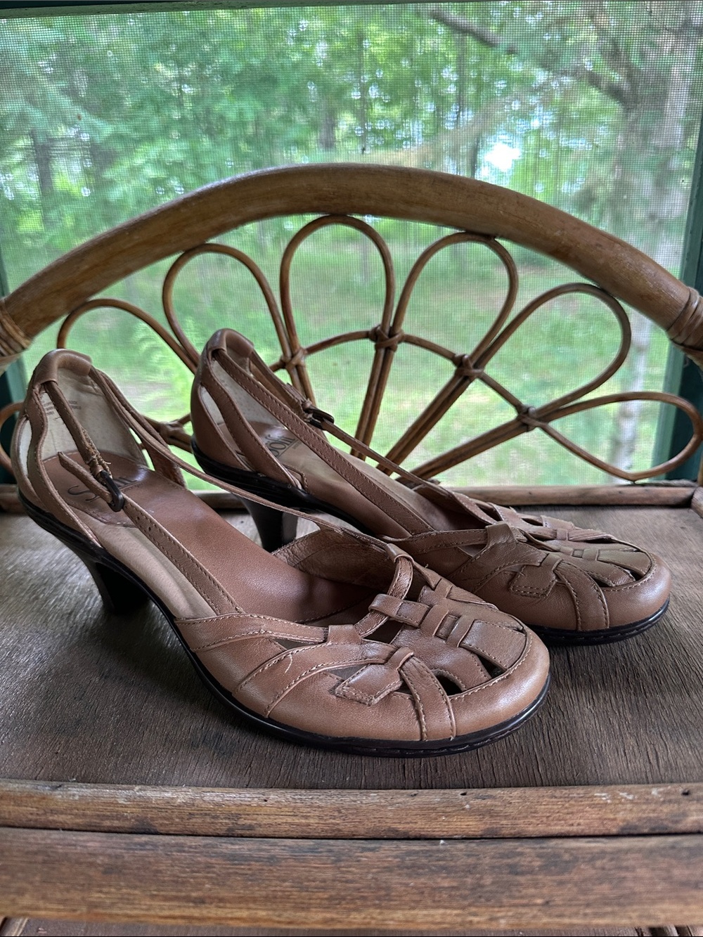 Sofft Leather Slingback Vintage Inspired Heels Tan with Woven Toe 8.5